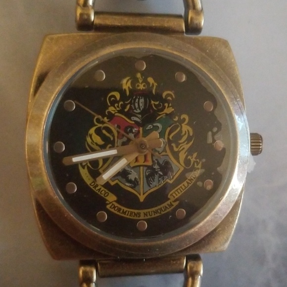 Harry Potter Crest Watch - Picture 2 of 5